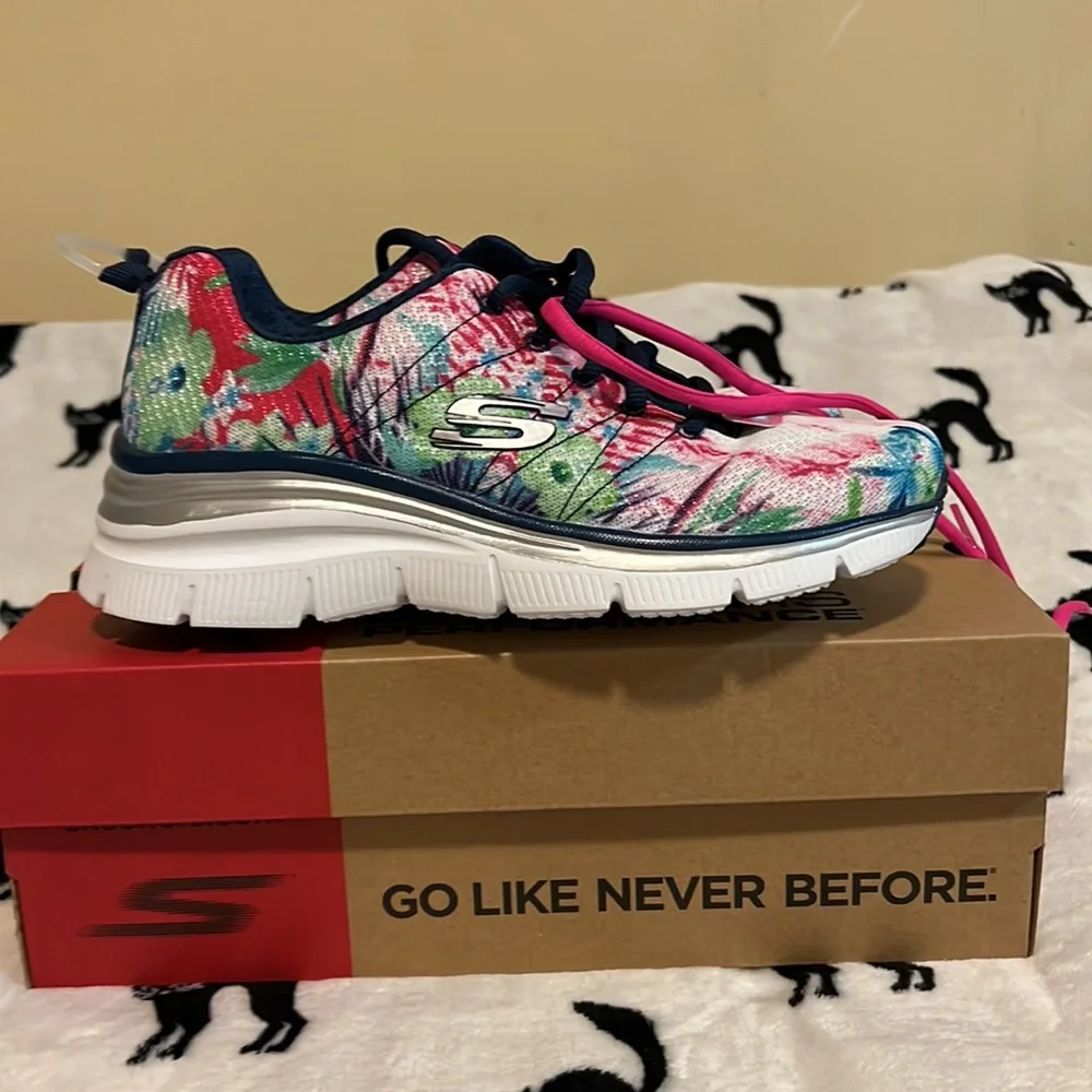 Skechers Tropical Print Sneaker Wedges Spring Essential Navy Multi - Medium - Picture 8 of 8